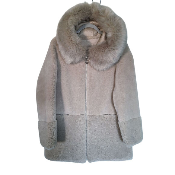Bubish Molly Faux Fur Jacket in
Light Beige Size Medium - Picture 2 of 7